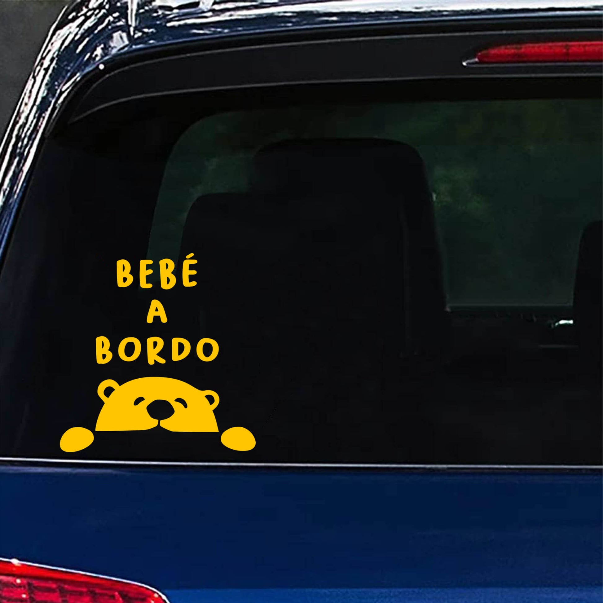 Pegatina de alta visibilidad Bebé a bordo oso, vinilo amarillo reflectante.